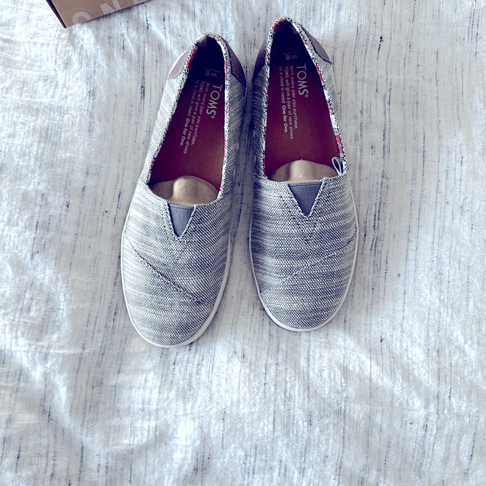 Tom's loafer